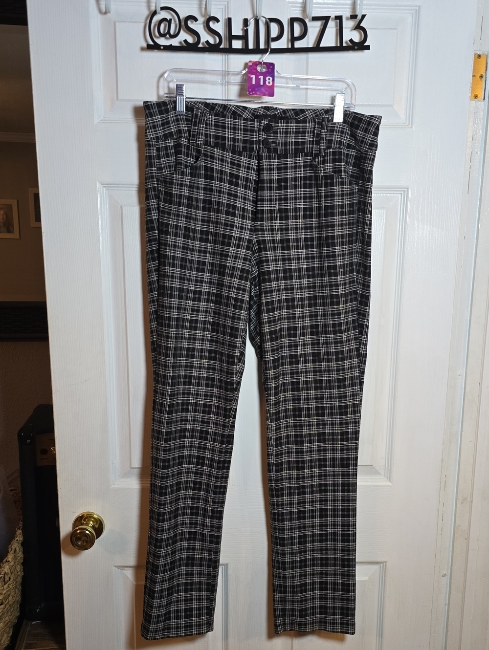 118 torrid Studio 16 16R Black & White Plaid Pants
